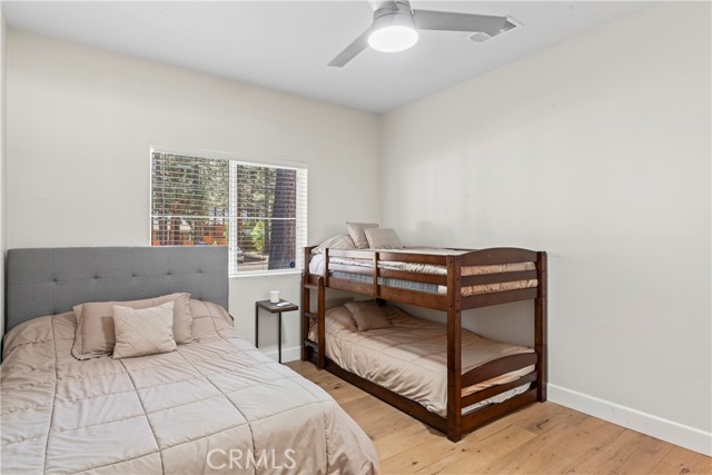 Detail Gallery Image 22 of 44 For 374 Mountainaire Ln, Big Bear Lake,  CA 92315 - 4 Beds | 3 Baths