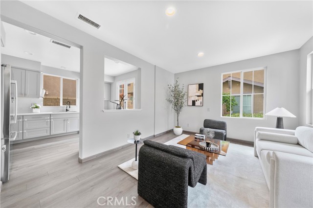 Detail Gallery Image 4 of 41 For 311 Nimbus, Tustin,  CA 92782 - 3 Beds | 2/1 Baths