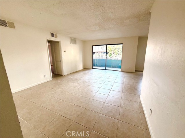 Detail Gallery Image 17 of 25 For 14134 Delano, Van Nuys,  CA 91401 - 2 Beds | 2 Baths