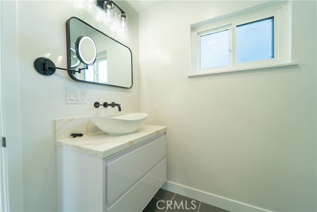 Detail Gallery Image 29 of 57 For 6526 Corinne Cir, Buena Park,  CA 90620 - 5 Beds | 2/1 Baths