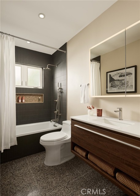 Detail Gallery Image 13 of 31 For 2957 Royal Palm Dr, Costa Mesa,  CA 92626 - 3 Beds | 2 Baths