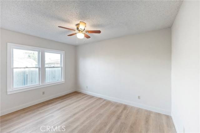 Detail Gallery Image 14 of 22 For 129 W Atchison, Fresno,  CA 93706 - 3 Beds | 2 Baths