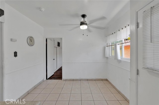 10125 Annetta Ave., South Gate CA: https://media.crmls.org/medias/908d3bdd-287c-499c-bf0e-c48c8fe1c8f7.jpg