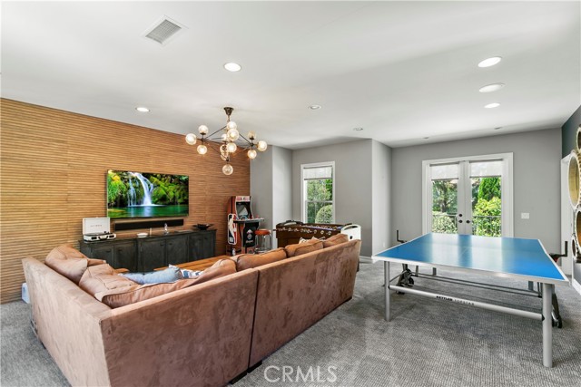 Detail Gallery Image 28 of 54 For 23 Boardwalk, Newport Beach,  CA 92660 - 6 Beds | 4/2 Baths