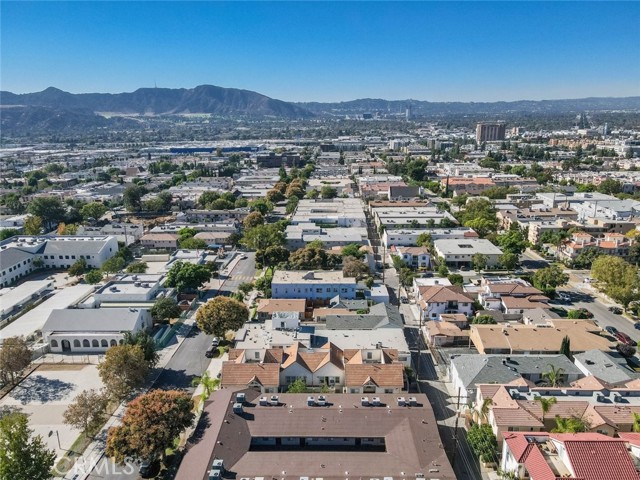 Detail Gallery Image 30 of 34 For 719 E Providencia Ave #106,  Burbank,  CA 91501 - 3 Beds | 3 Baths