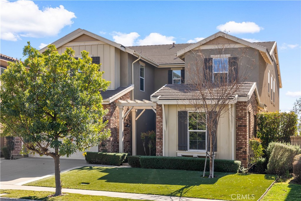 638 E Tangerine Street