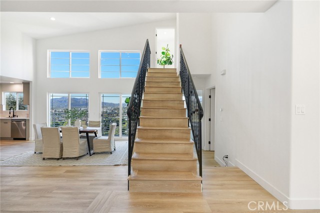 Detail Gallery Image 18 of 25 For 2401 Yorkshire Dr, Los Angeles,  CA 90065 - 3 Beds | 2/1 Baths