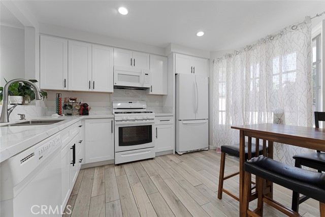 Image 4 of 25 For 3862 Ravenswood Drive