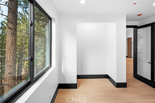 129 Winding Lane, Big Bear City CA: https://media.crmls.org/medias/9090317e-fce4-470a-86f3-cac2de22aada.jpg