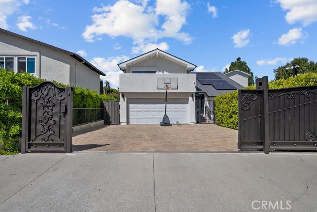 22835 Styles Street, Woodland Hills CA: https://media.crmls.org/medias/90906189-1736-48e1-b759-a9605c4973d5.jpg