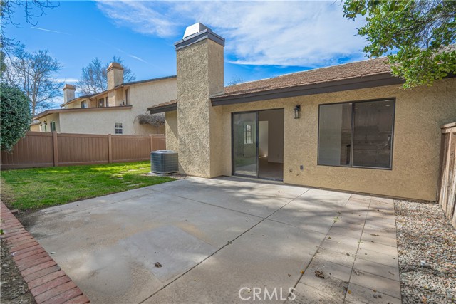 Detail Gallery Image 6 of 22 For 25712 Lupita, Valencia,  CA 91355 - 3 Beds | 2 Baths