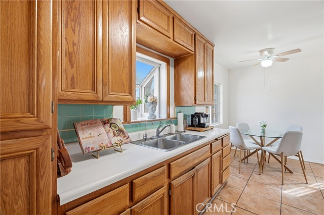 665 Hennipen, Pomona CA: https://media.crmls.org/medias/9092e2d9-6cdf-4206-8309-13cb4d0cf0dc.jpg