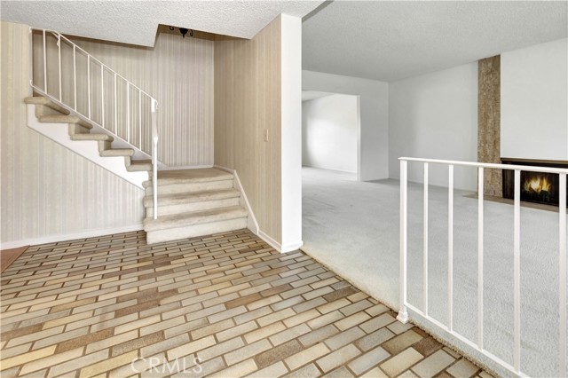 21201 Binghampton Circle, Huntington Beach CA: https://media.crmls.org/medias/90936bdc-f607-4f82-af63-b909dc0a5831.jpg
