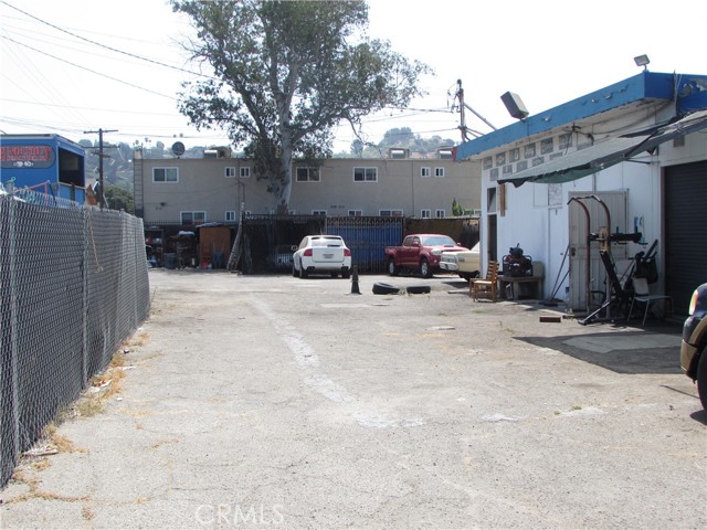 Image 35 of 50 For 3900 Figueroa