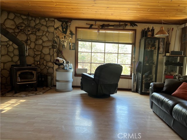 Detail Gallery Image 14 of 23 For 27601 Canyon Dr, Lake Arrowhead,  CA 92326 - 2 Beds | 1 Baths