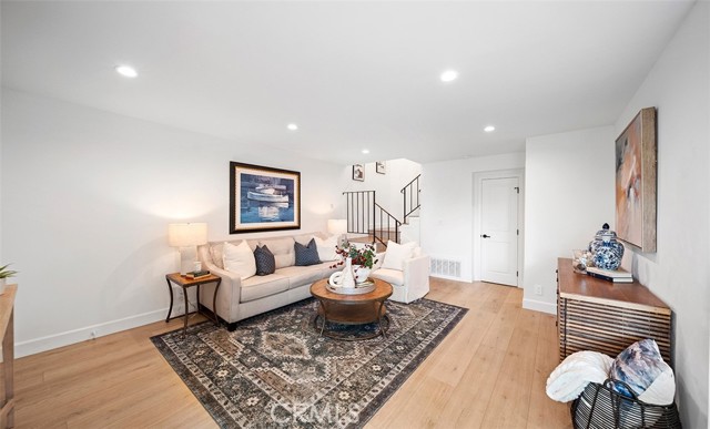 Image 4 of 42 For 6567 Woodburn Lane 7