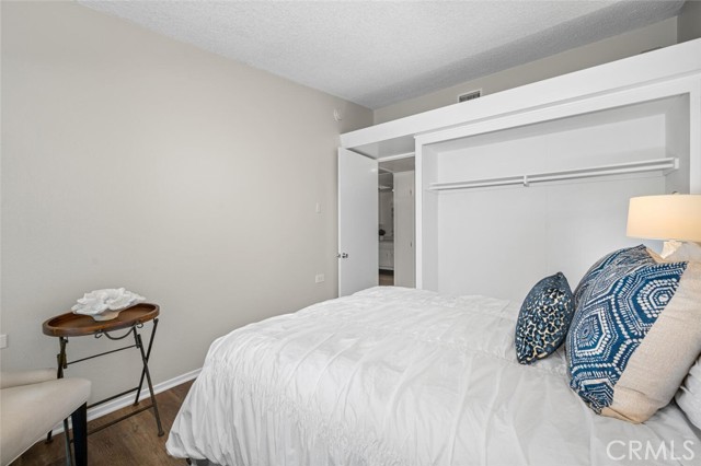 1621 Interlachen, Seal Beach CA: https://media.crmls.org/medias/90956497-68eb-4757-add4-f820543689bc.jpg