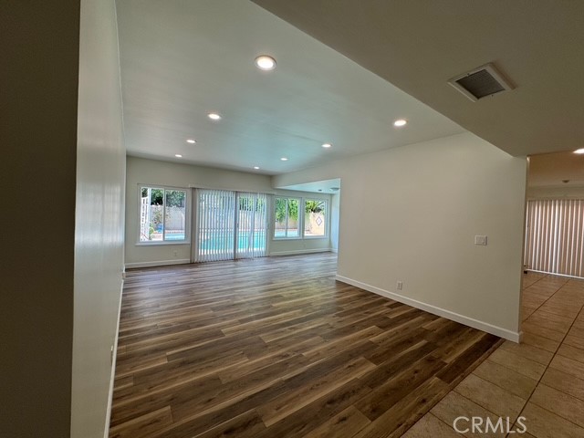 5212 Chablis Circle, Irvine CA: https://media.crmls.org/medias/9095cf28-c994-490c-be34-ff49bdb2525c.jpg