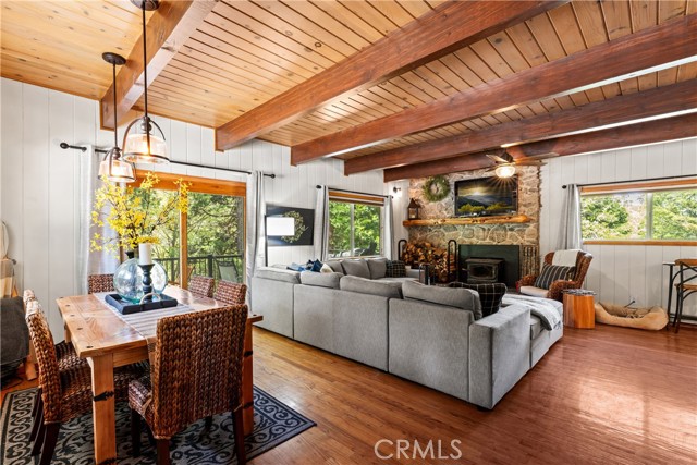 Detail Gallery Image 7 of 47 For 165 Hemlock Dr, Lake Arrowhead,  CA 92352 - 4 Beds | 3 Baths