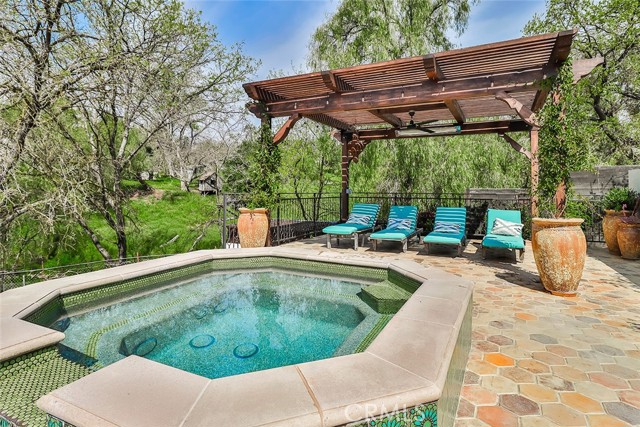 Detail Gallery Image 36 of 45 For 5617 Colodny Dr, Agoura Hills,  CA 91301 - 6 Beds | 4/1 Baths