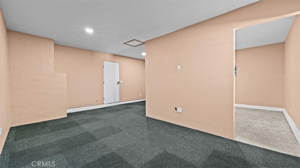 https://media.crmls.org/medias/9097232b-3a01-4919-90d5-c2dde39f525b.jpg?preset=X-Large