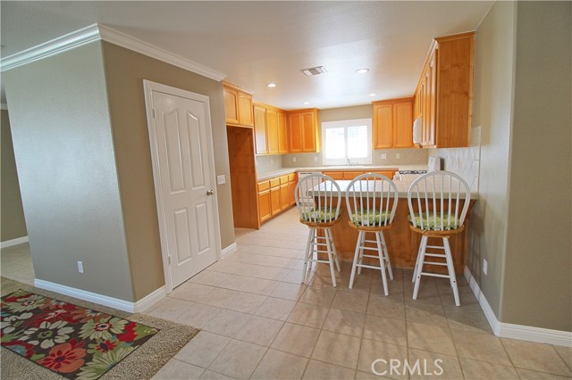 Detail Gallery Image 8 of 20 For 34989 Avenue C, Yucaipa,  CA 92399 - 4 Beds | 2 Baths