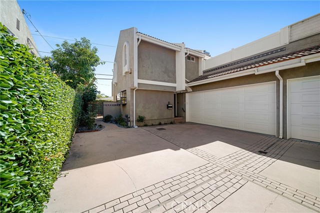 2012 Manhattan Beach Boulevard, Redondo Beach, California 90278, 2 Bedrooms Bedrooms, ,2 BathroomsBathrooms,Residential,For Sale,Manhattan Beach Boulevard,PV25192906