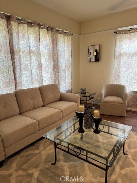 Detail Gallery Image 11 of 28 For 3857 Pine St, Riverside,  CA 92501 - 5 Beds | 4 Baths