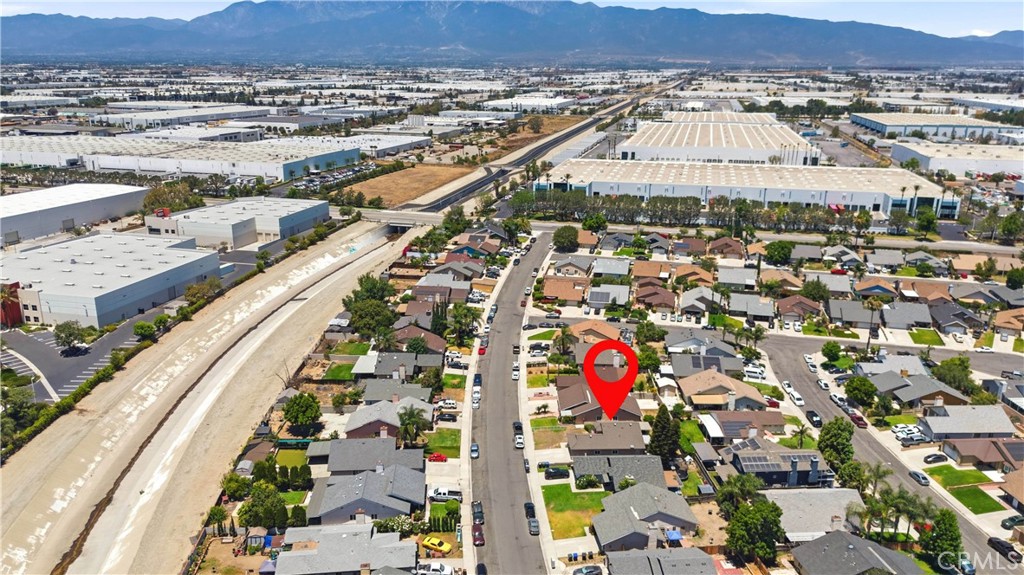 https://media.crmls.org/medias/90980470-41d4-4e37-91c9-97ec57fdbcc3.jpg?preset=X-Large