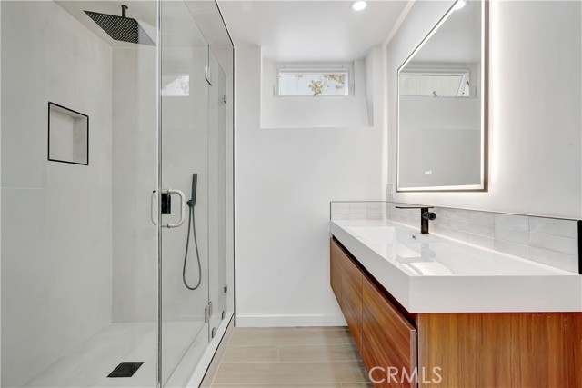 Detail Gallery Image 60 of 72 For 1145 S Longwood, Los Angeles,  CA 90019 - 4 Beds | 3 Baths