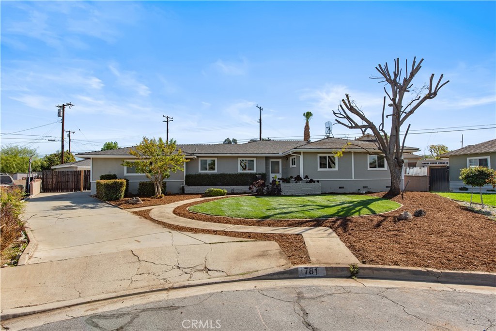 781 E Navilla Place