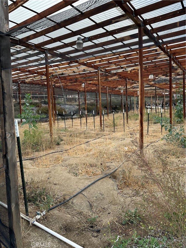 https://media.crmls.org/medias/9099217a-7ed2-48d9-8cb8-370d384834b9.jpg?preset=X-Large