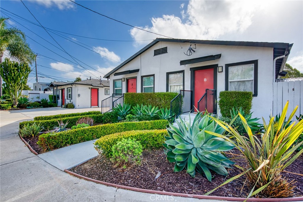 Triplex at 1550 Orange Avenue