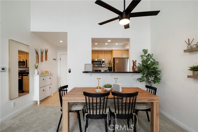 Detail Gallery Image 5 of 23 For 7826 Topanga Canyon Bld #301,  Canoga Park,  CA 91304 - 2 Beds | 2 Baths
