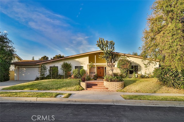 Detail Gallery Image 1 of 60 For 17343 Citronia St, Northridge,  CA 91325 - 5 Beds | 3/1 Baths