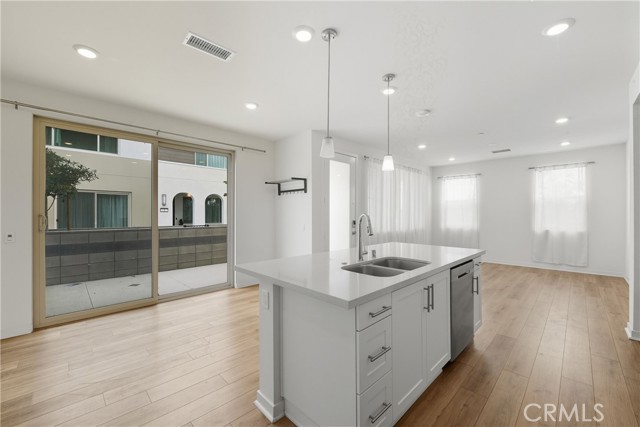 Detail Gallery Image 14 of 28 For 3520 E Peckham Paseo #6,  Ontario,  CA 91761 - 3 Beds | 3 Baths