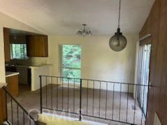 Detail Gallery Image 4 of 16 For 101 Rockledge Ln, Lake Arrowhead,  CA 92352 - 4 Beds | 2 Baths