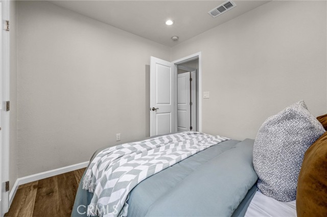 Image 16 of 39 For 14431 Harvest Ave