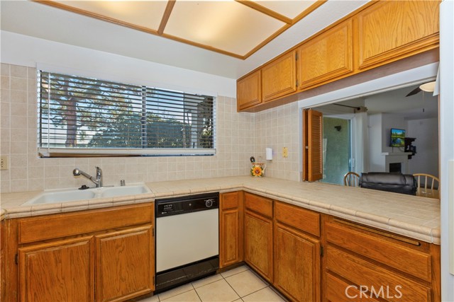 Detail Gallery Image 14 of 22 For 820 Trinity, Claremont,  CA 91711 - 2 Beds | 2 Baths