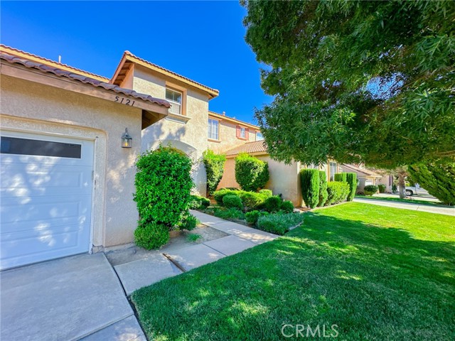 Detail Gallery Image 3 of 59 For 5121 Vista Dr, Palmdale,  CA 93551 - 4 Beds | 4 Baths