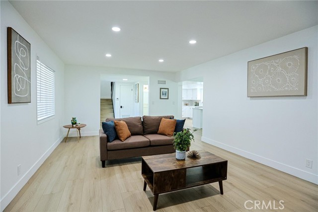 Detail Gallery Image 5 of 40 For 2102 Mignon, Placentia,  CA 92870 - 5 Beds | 2/1 Baths