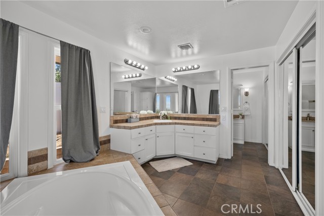 Detail Gallery Image 24 of 49 For 354 Westlake Dr, Palmdale,  CA 93551 - 5 Beds | 3 Baths