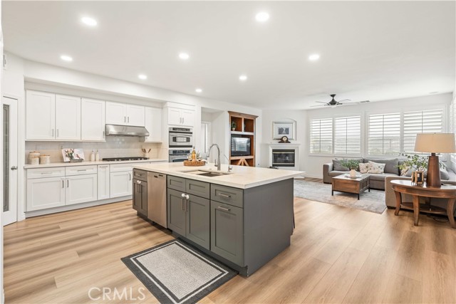 Detail Gallery Image 11 of 63 For 23911 Brio Ct, Valencia,  CA 91354 - 4 Beds | 4 Baths