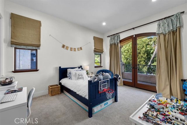 2807 Elm Avenue, Manhattan Beach, California 90266, 5 Bedrooms Bedrooms, ,4 BathroomsBathrooms,Residential,Sold,Elm,SB22102726