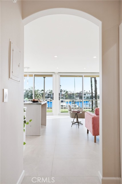 Detail Gallery Image 8 of 70 For 383 Bay Shore #203,  Long Beach,  CA 90803 - 2 Beds | 2 Baths