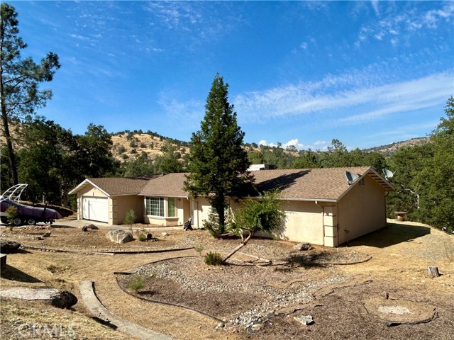 Detail Gallery Image 2 of 38 For 42445 Deep Forest Dr, Coarsegold,  CA 93614 - 3 Beds | 2 Baths