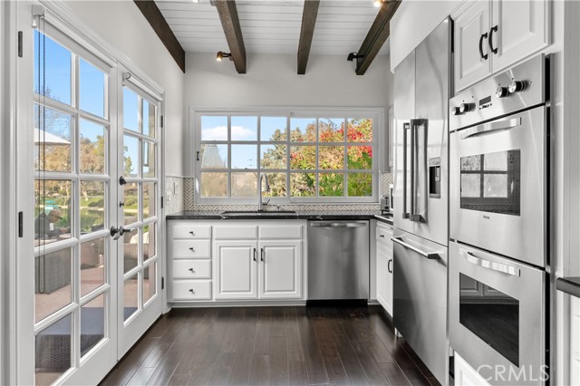 Detail Gallery Image 4 of 6 For 4420 Park Jazmin, Calabasas,  CA 91302 - 2 Beds | 3 Baths