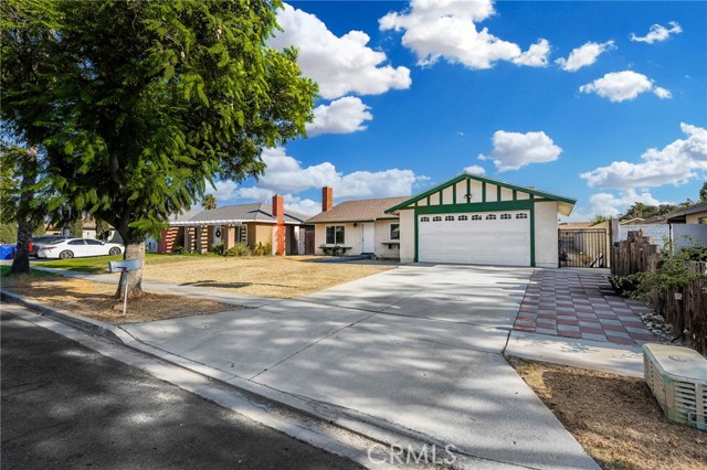 16015 Elaine Dr, Fontana, CA 92336