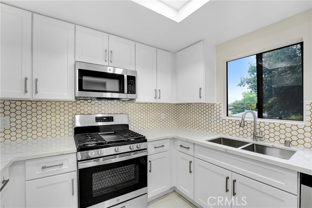 2473 Oswego Street, Pasadena CA: https://media.crmls.org/medias/90a2e579-6a75-49f6-b541-576d3ac6f709.jpg
