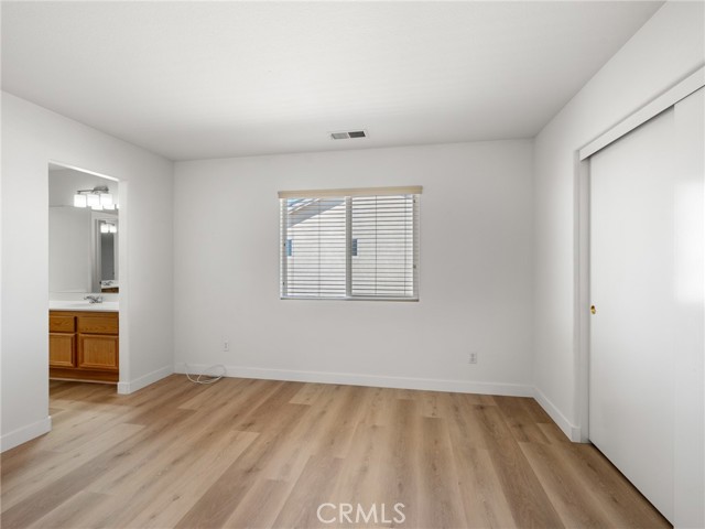 Detail Gallery Image 13 of 25 For 14580 Phoenix St, Victorville,  CA 92394 - 4 Beds | 3 Baths